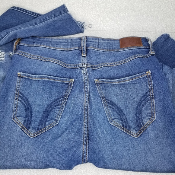 Hollister Distressed Jeans - Picture 12 of 12